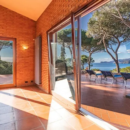 Golfo Stella Villa *