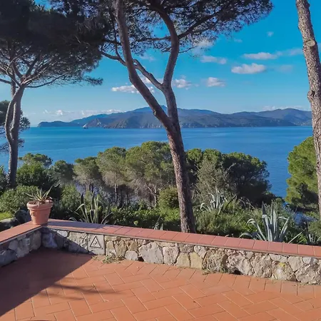 Golfo Stella Vila